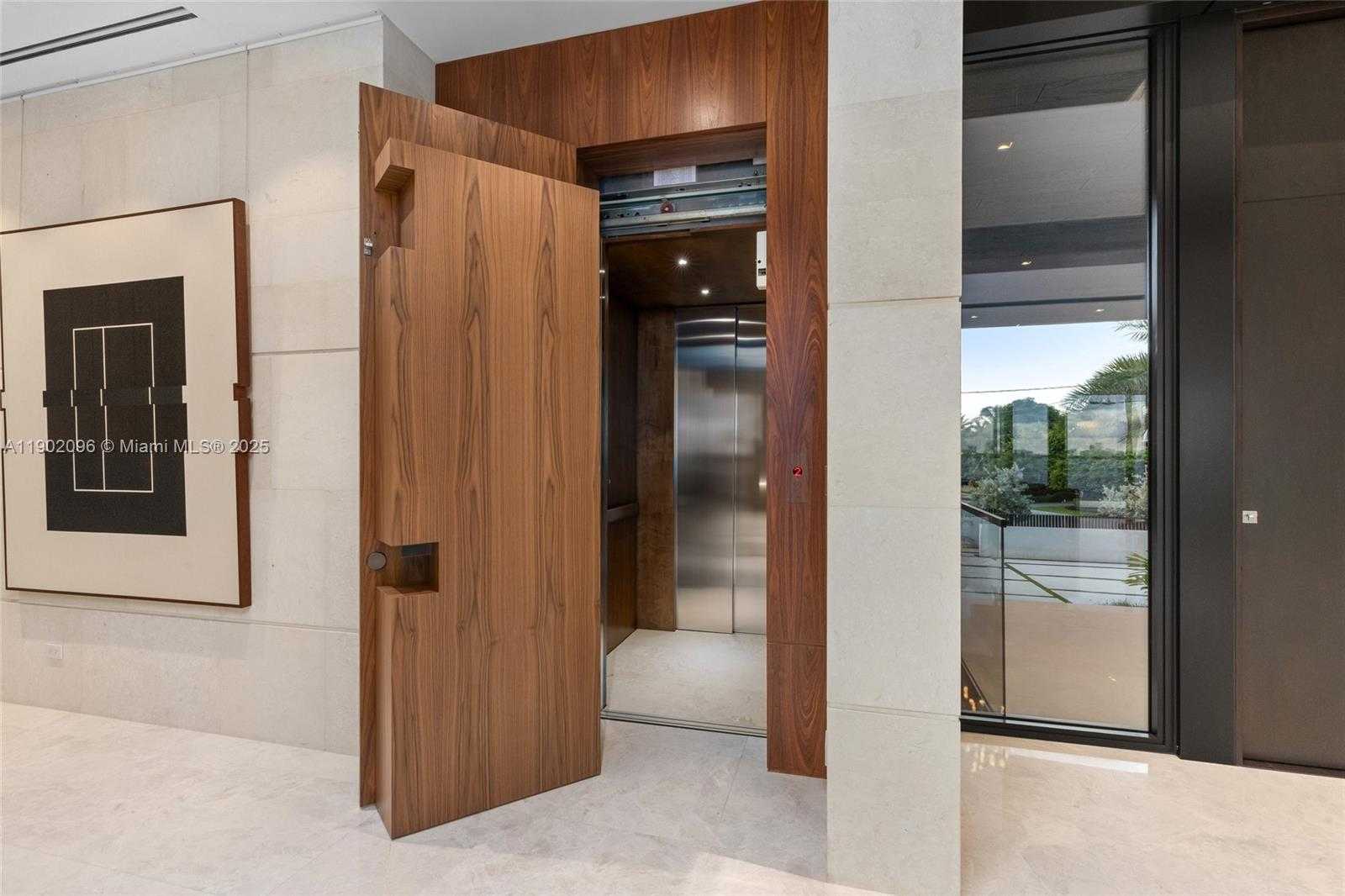 Small Image of 11404 NORTH BAYSHORE DR, North Miami Number 62