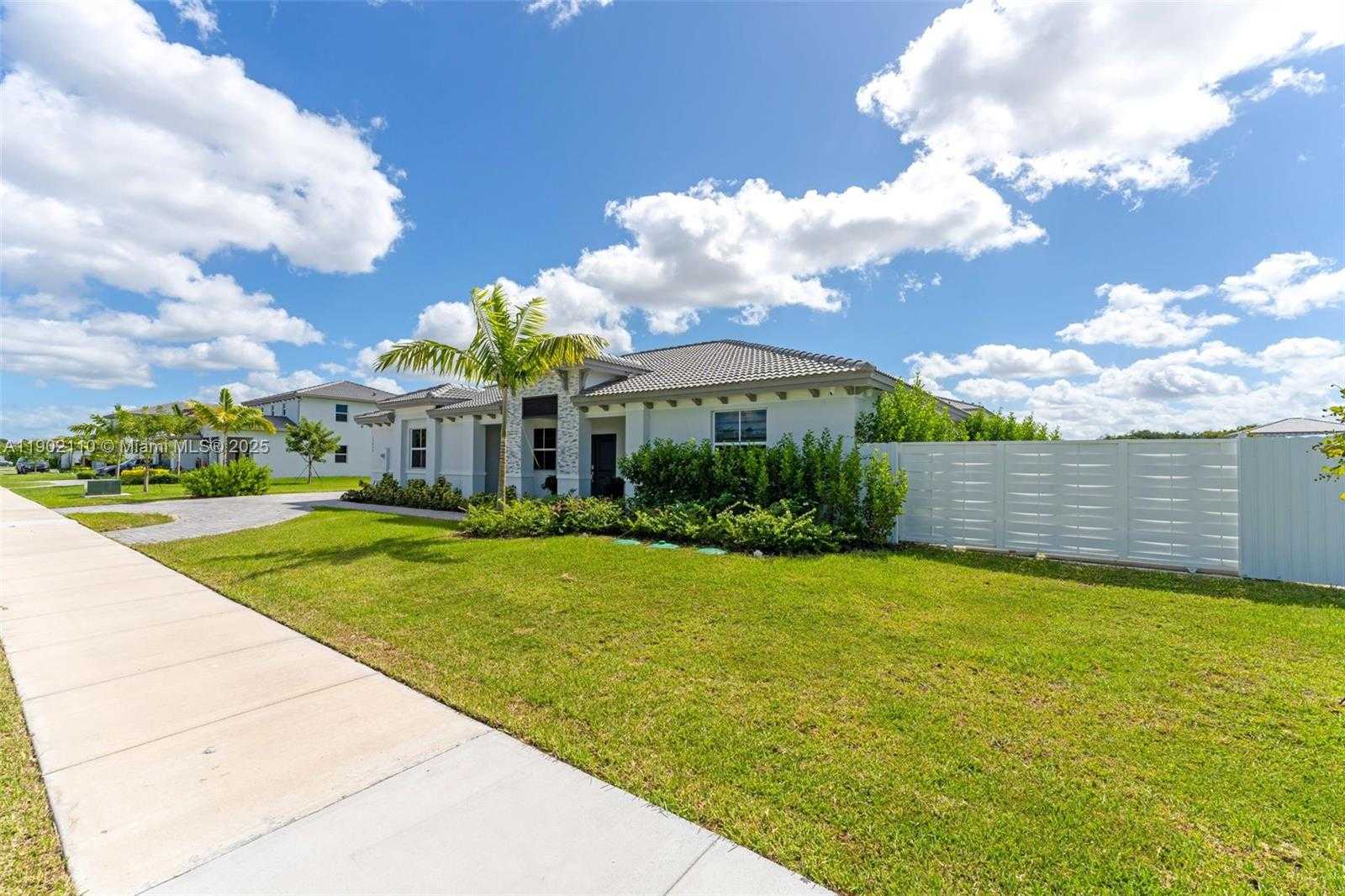 Small Image of 19866 SOUTH WEST 320TH ST, Homestead Number 3