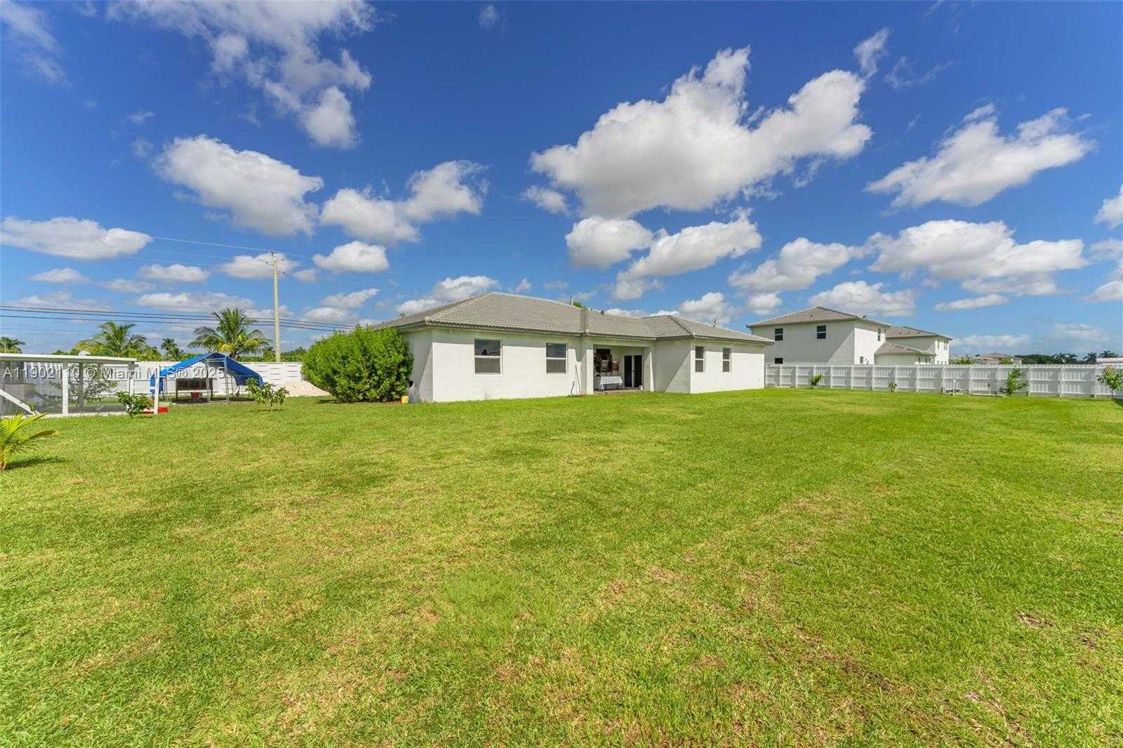 Small Image of 19866 SOUTH WEST 320TH ST, Homestead Number 37