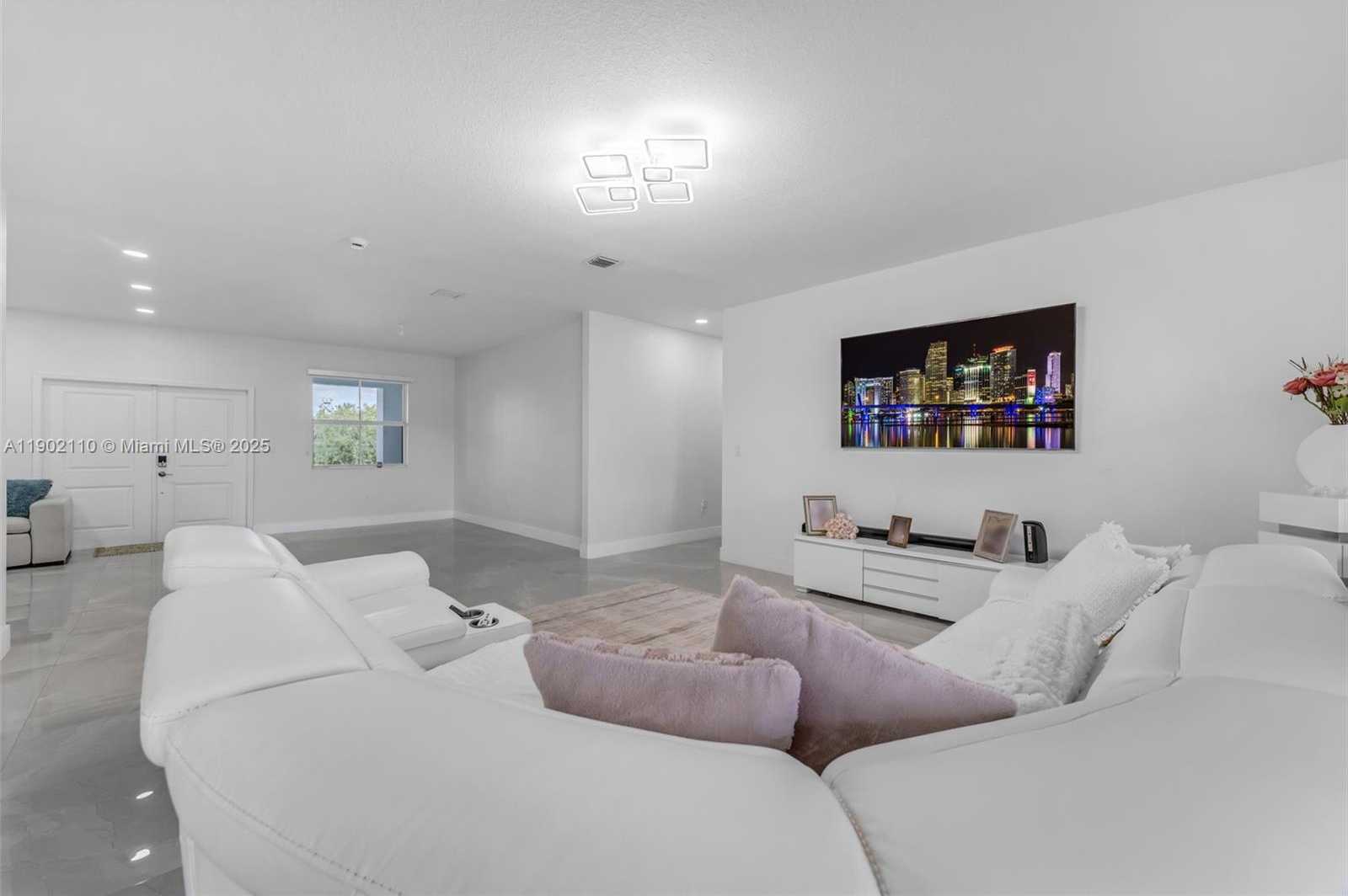 Small Image of 19866 SOUTH WEST 320TH ST, Homestead Number 9