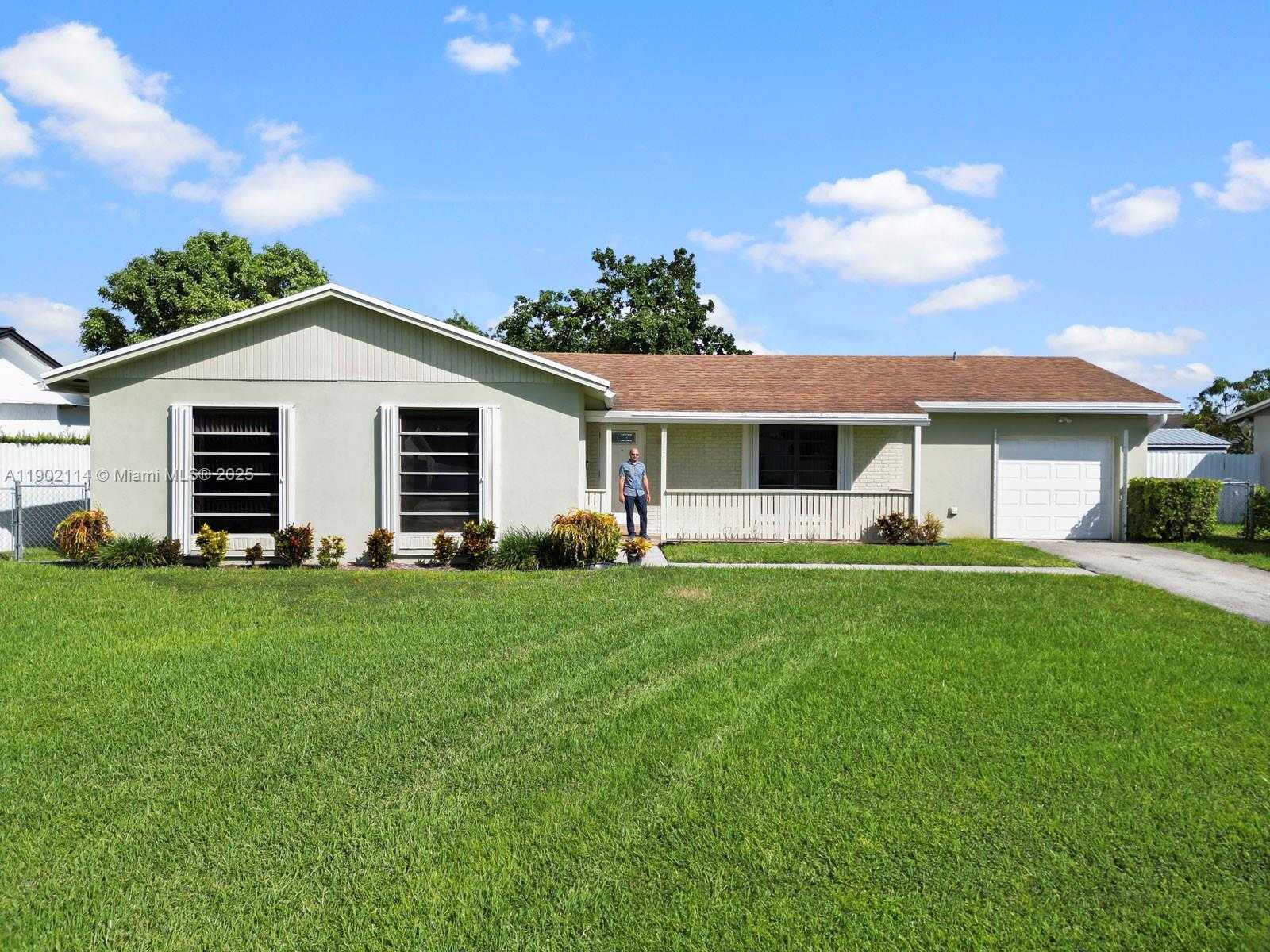 Small Image of 12343 SOUTH WEST 265TH TER, Homestead Number 9