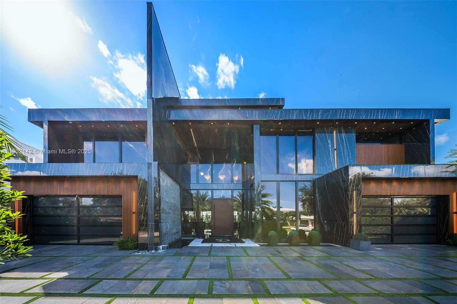 Small Image of 733 MIDDLE RIVER DR, Fort Lauderdale Number 10