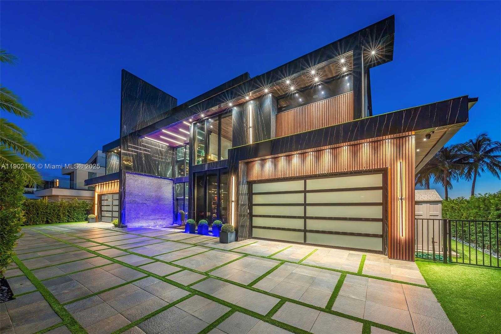 Small Image of 733 MIDDLE RIVER DR, Fort Lauderdale Number 14