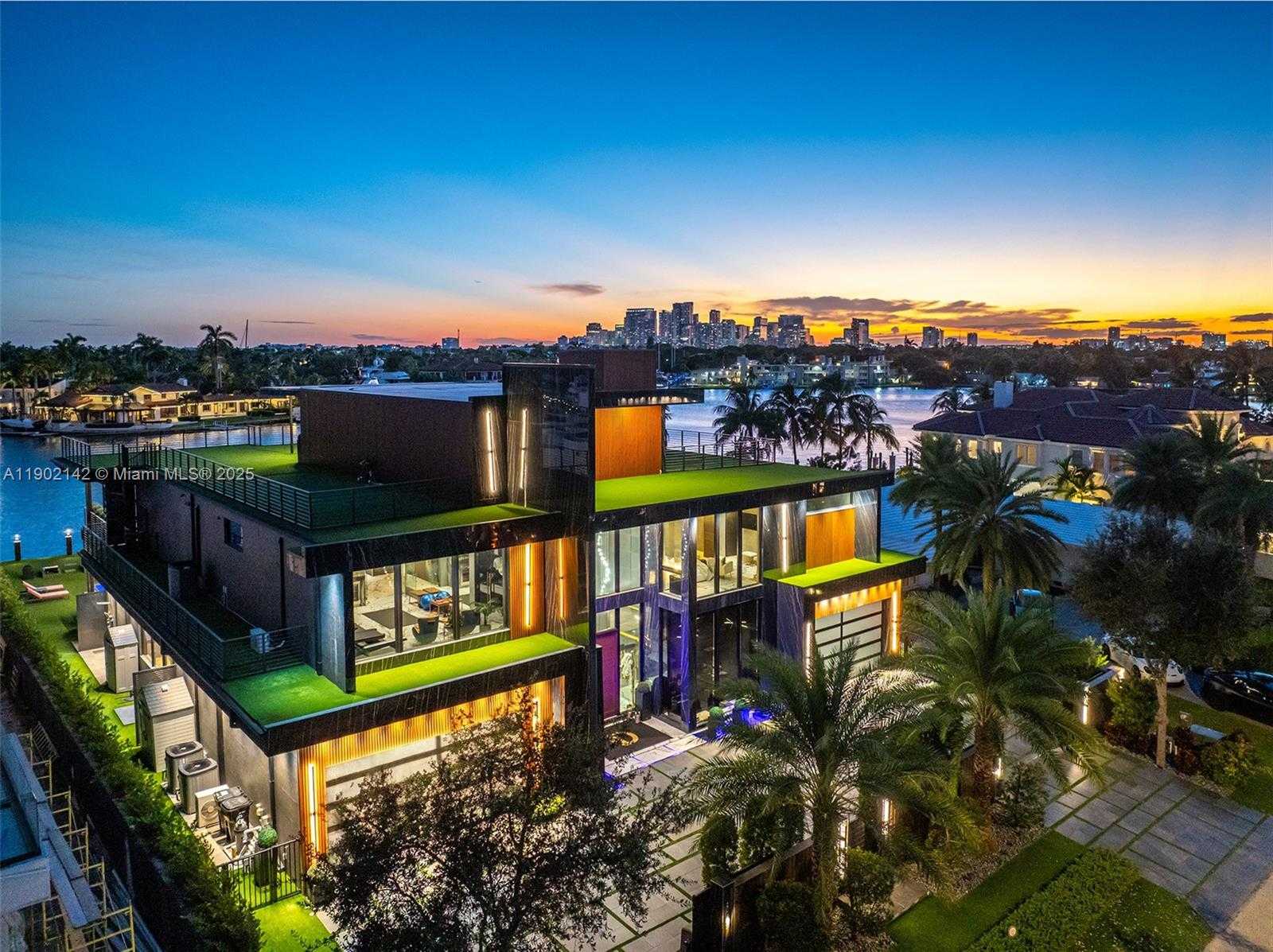 Small Image of 733 MIDDLE RIVER DR, Fort Lauderdale Number 5