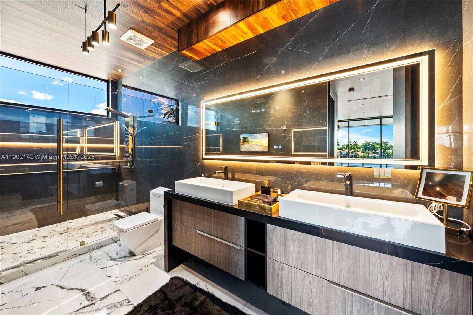 Small Image of 733 MIDDLE RIVER DR, Fort Lauderdale Number 65