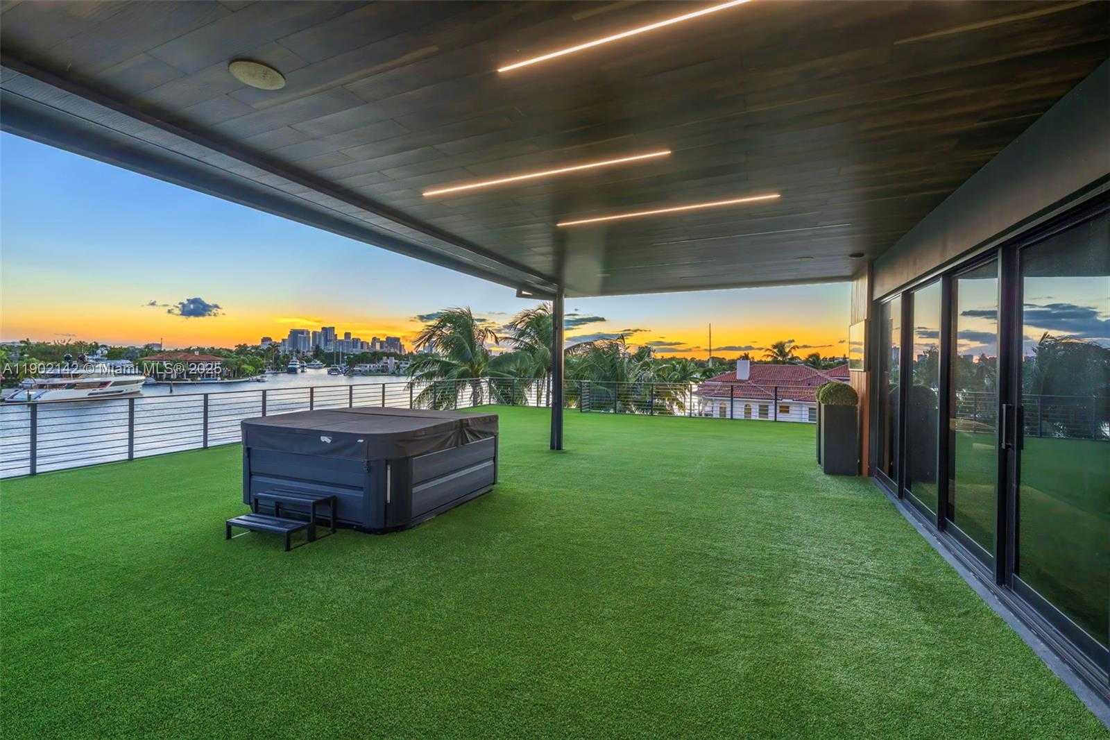 Small Image of 733 MIDDLE RIVER DR, Fort Lauderdale Number 78