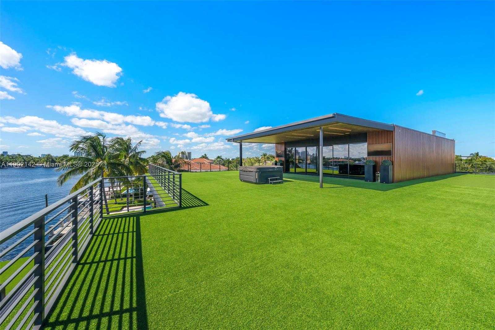 Small Image of 733 MIDDLE RIVER DR, Fort Lauderdale Number 80