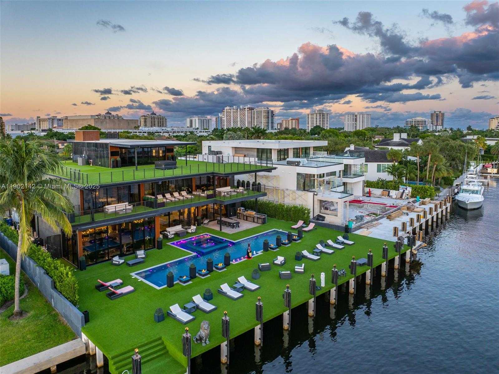 Small Image of 733 MIDDLE RIVER DR, Fort Lauderdale Number 83