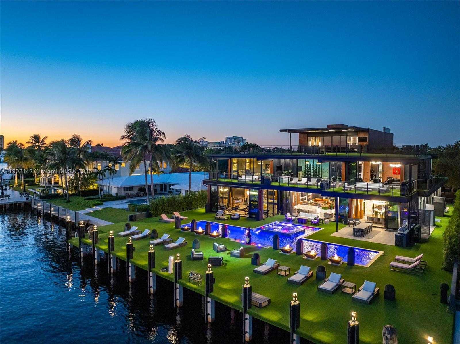 Small Image of 733 MIDDLE RIVER DR, Fort Lauderdale Number 84