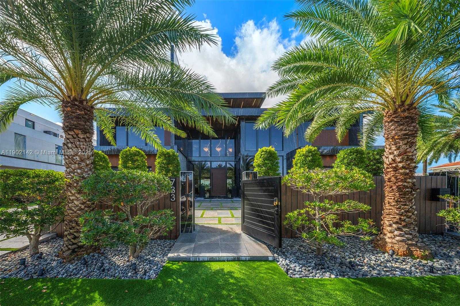 Small Image of 733 MIDDLE RIVER DR, Fort Lauderdale Number 9