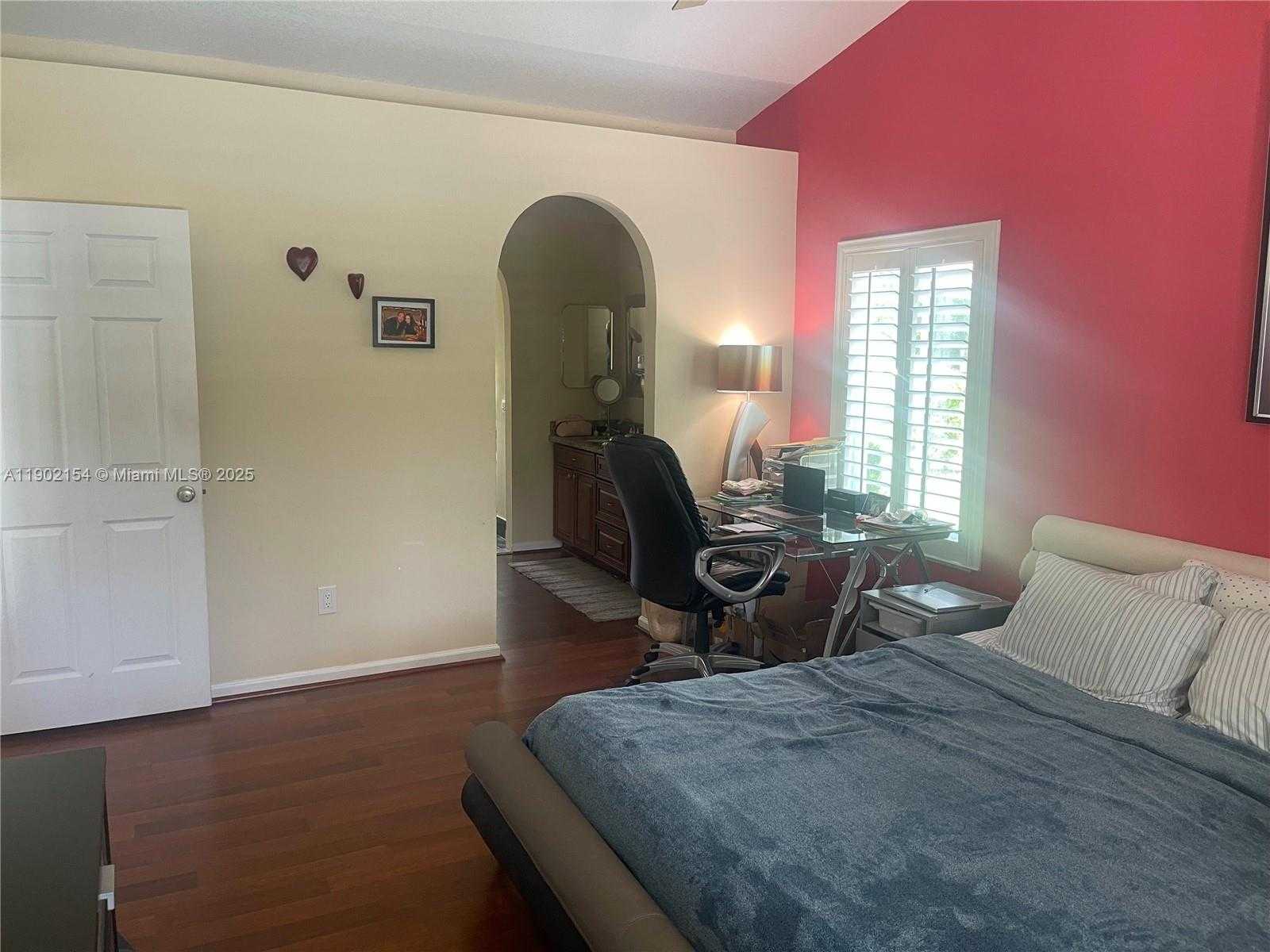 Small Image of 1510 SOUTH WEST 96TH TER, Davie Number 17