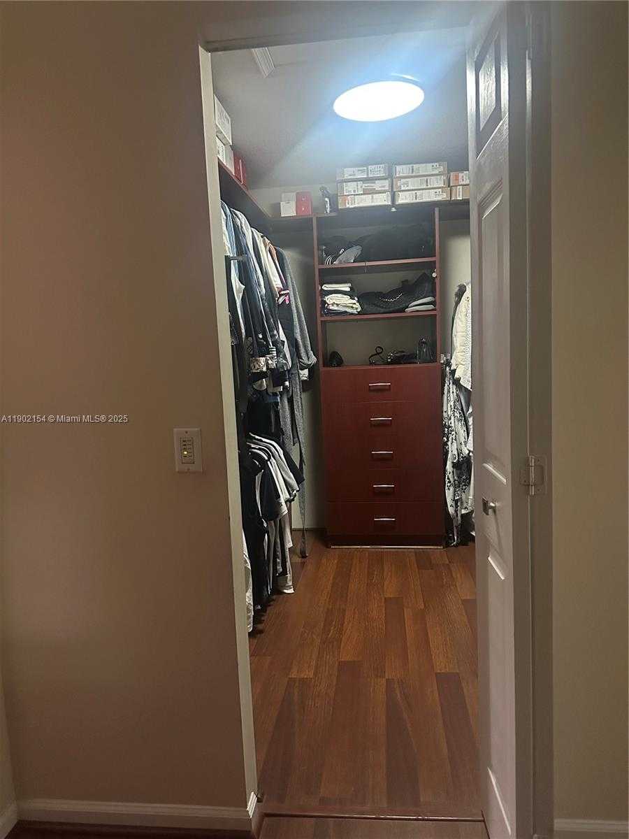 Small Image of 1510 SOUTH WEST 96TH TER, Davie Number 19