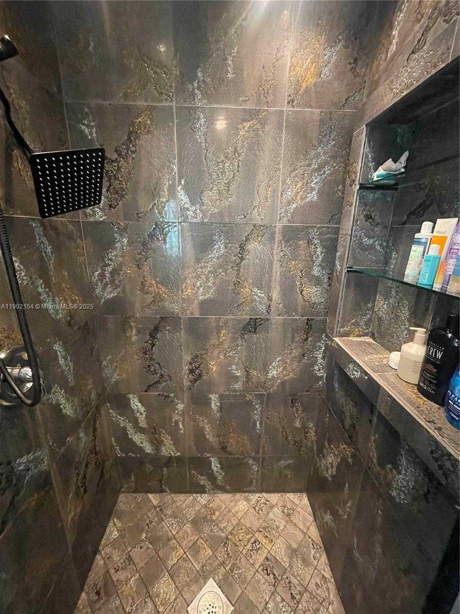 Small Image of 1510 SOUTH WEST 96TH TER, Davie Number 22