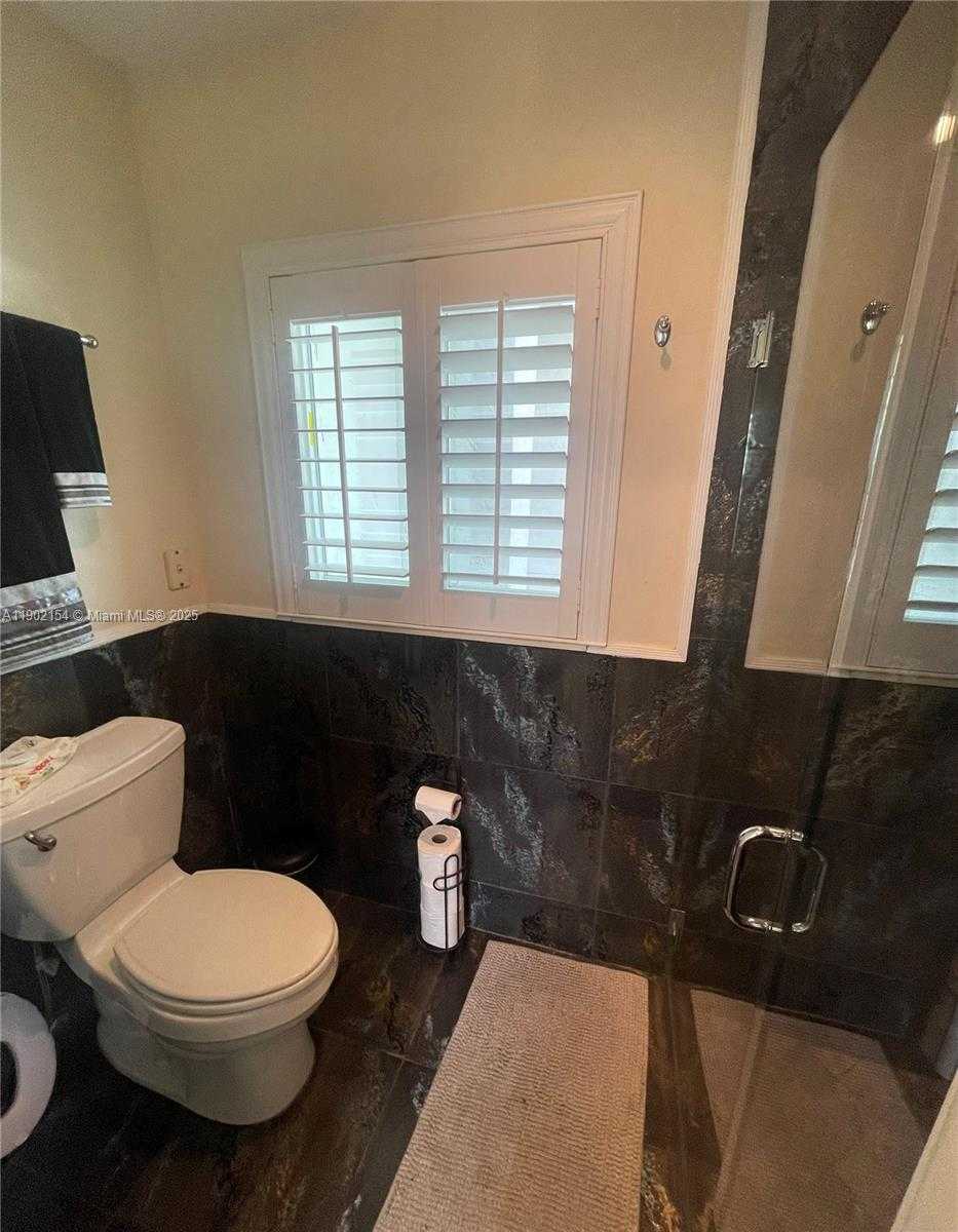 Small Image of 1510 SOUTH WEST 96TH TER, Davie Number 23