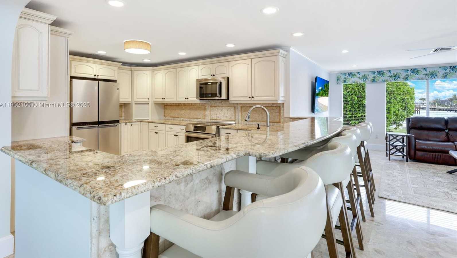 Small Image of 418 TARPON CT, Marco Island Number 13