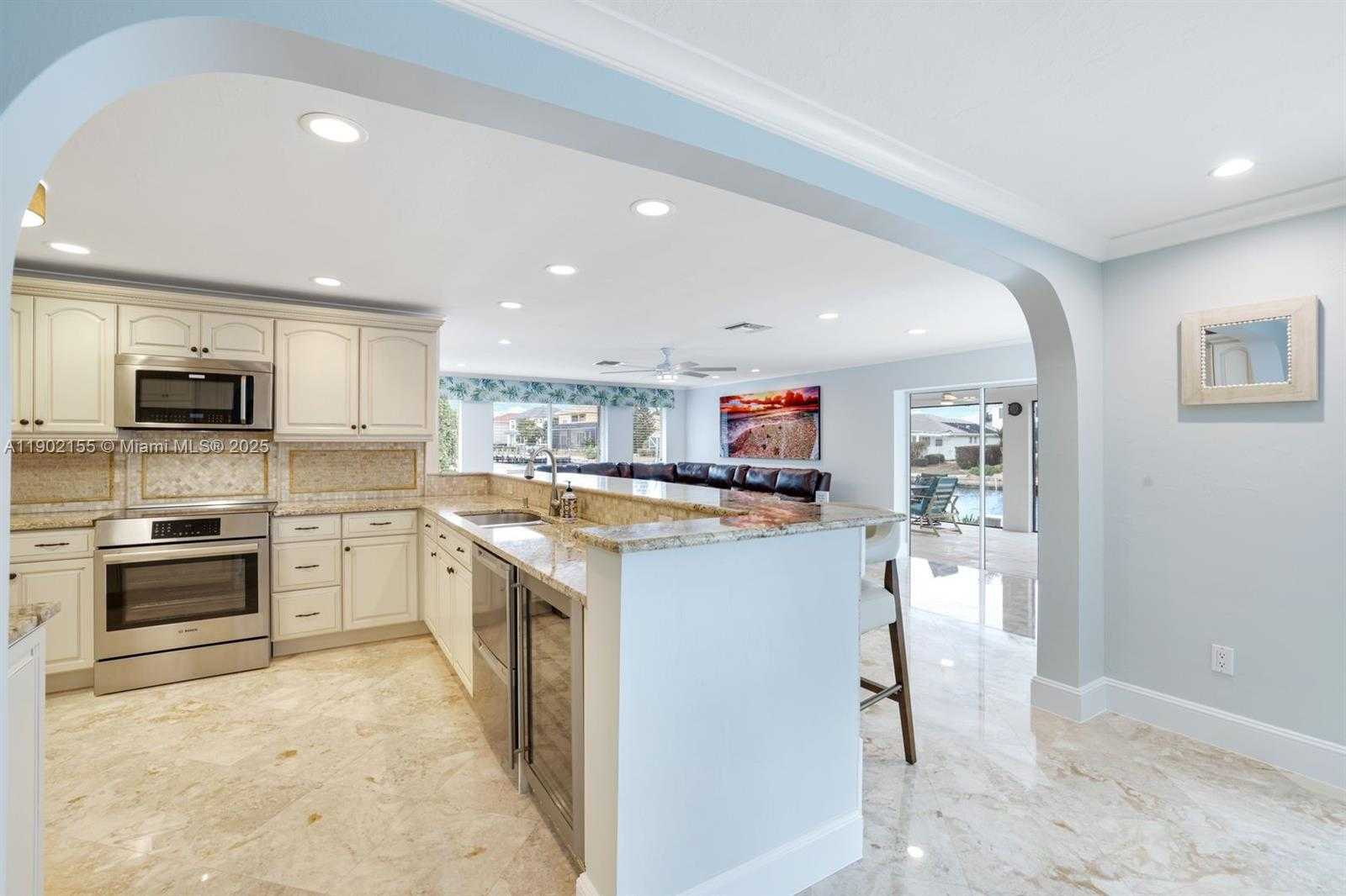 Small Image of 418 TARPON CT, Marco Island Number 15