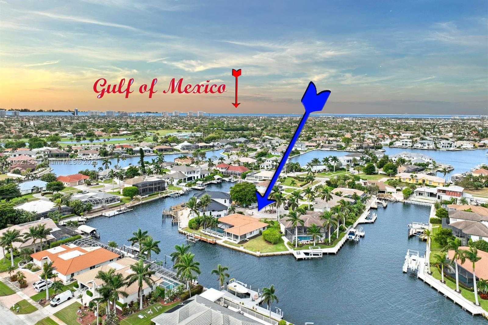 Small Image of 418 TARPON CT, Marco Island Number 2