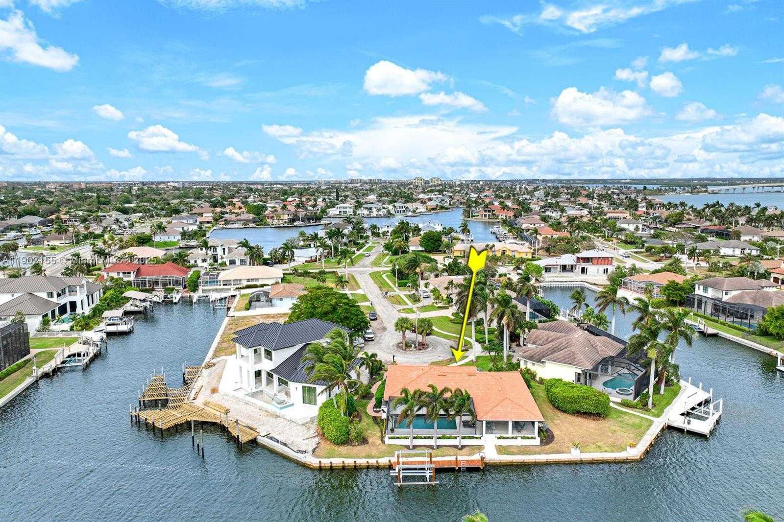 Small Image of 418 TARPON CT, Marco Island Number 3