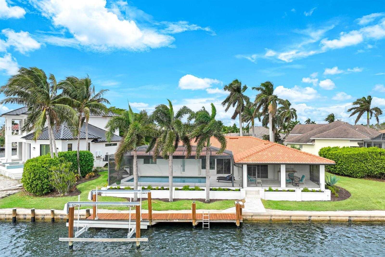 Small Image of 418 TARPON CT, Marco Island Number 43