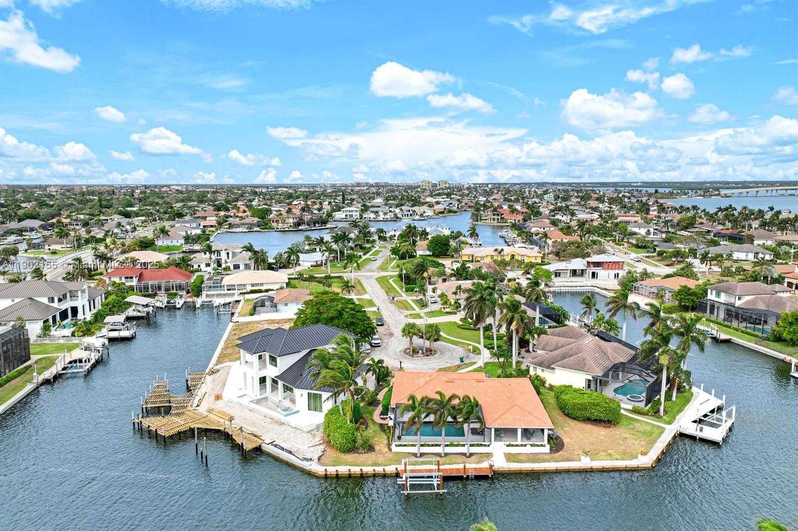 Small Image of 418 TARPON CT, Marco Island Number 45