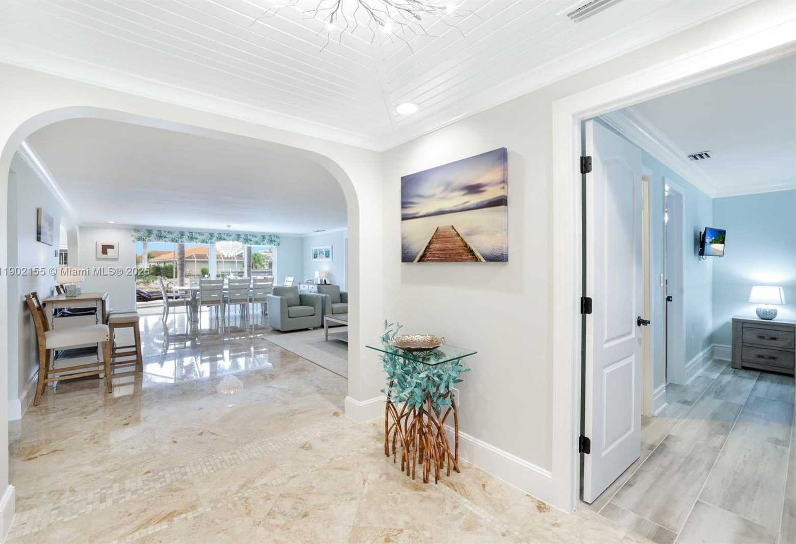 Small Image of 418 TARPON CT, Marco Island Number 8