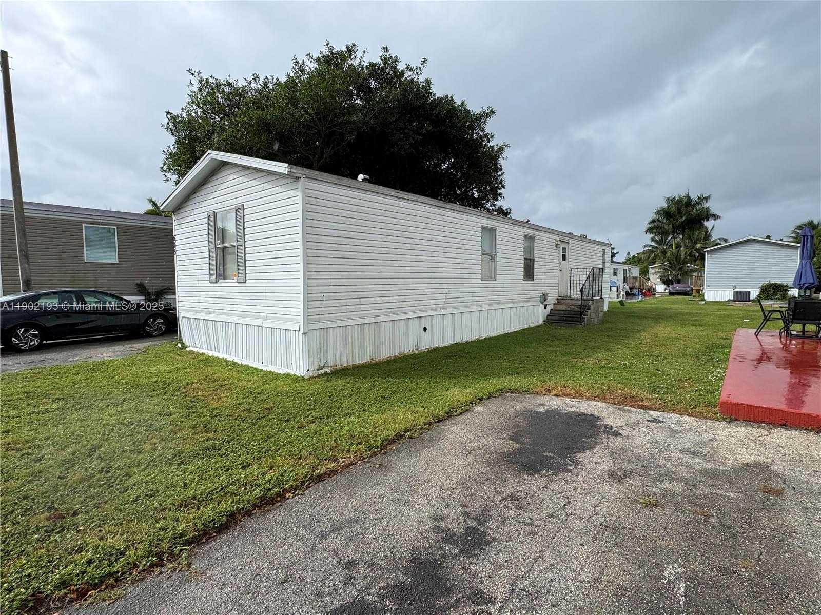 Small Image of 575 SOUTH WEST 131ST AVE, Davie Number 3