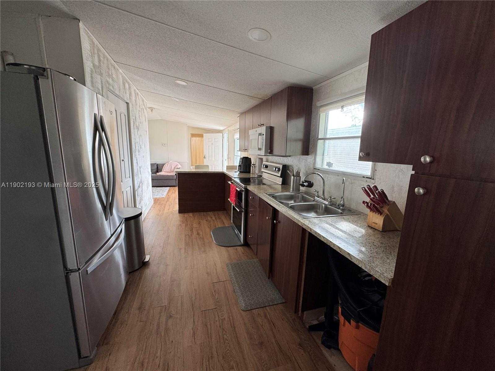 Small Image of 575 SOUTH WEST 131ST AVE, Davie Number 4