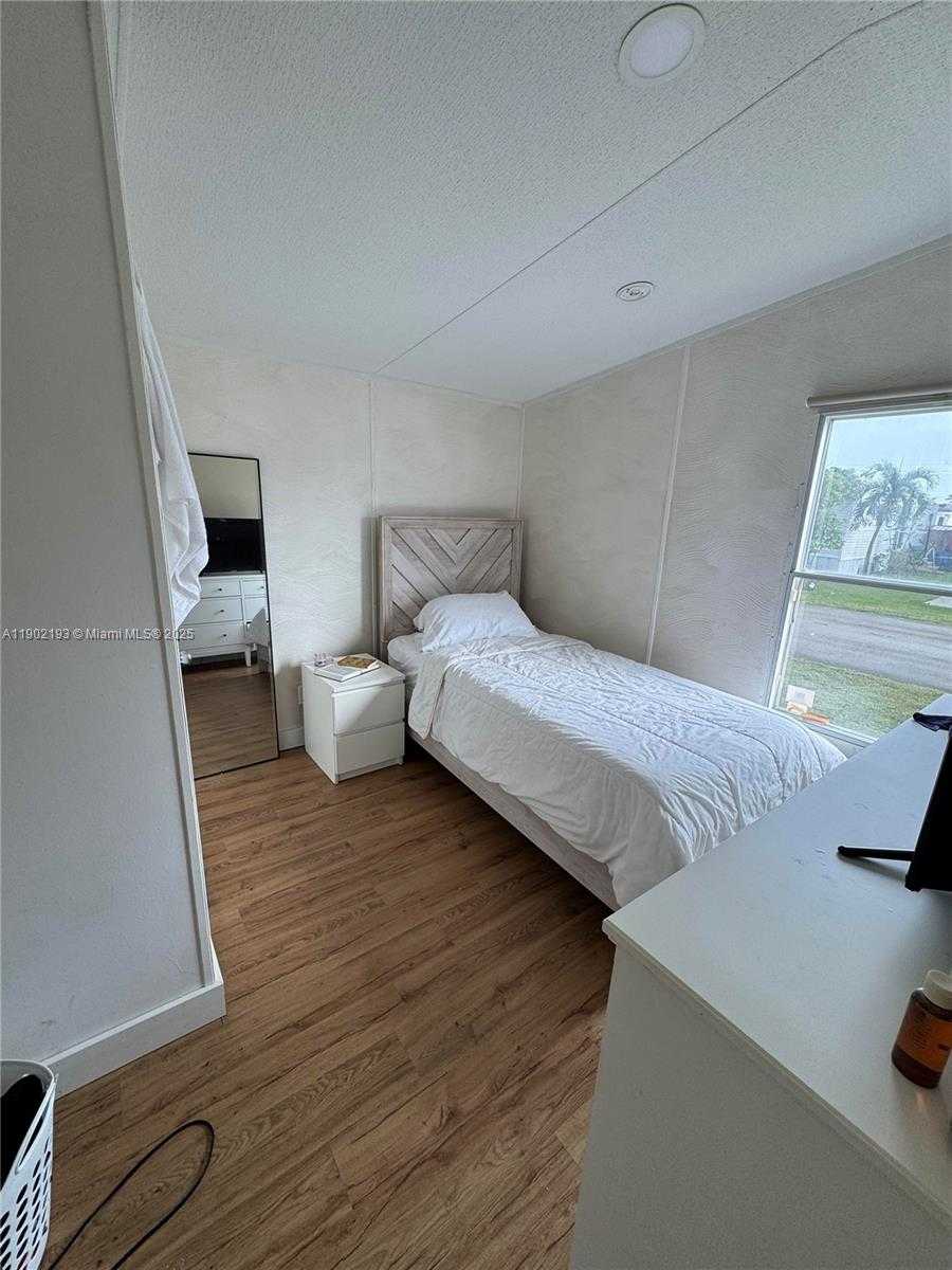 Small Image of 575 SOUTH WEST 131ST AVE, Davie Number 7