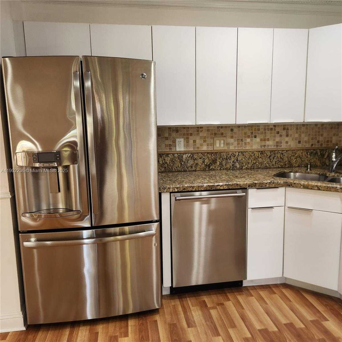 Small Image of 11281 REVEILLE RD, Cooper City Number 13