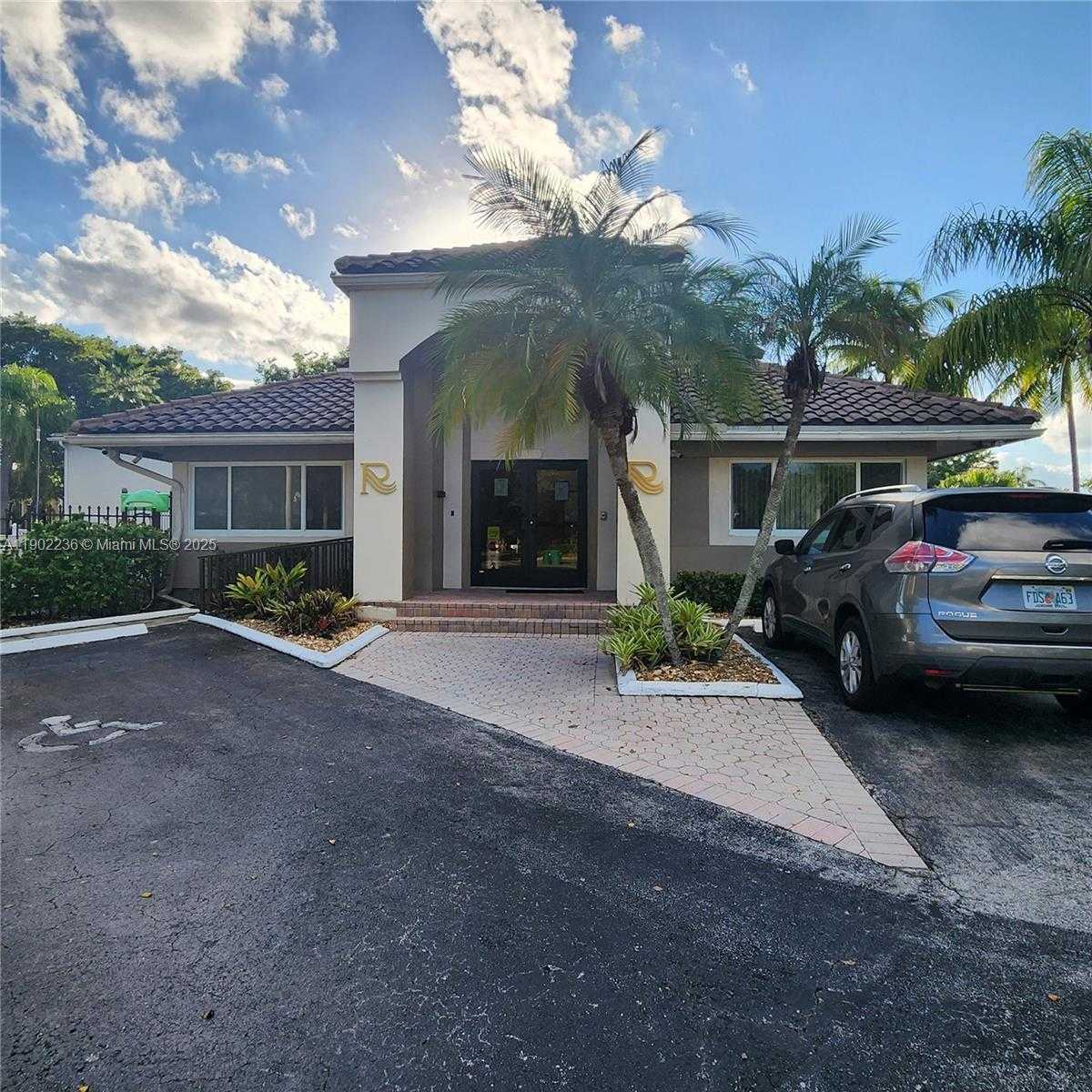 Small Image of 11281 REVEILLE RD, Cooper City Number 37