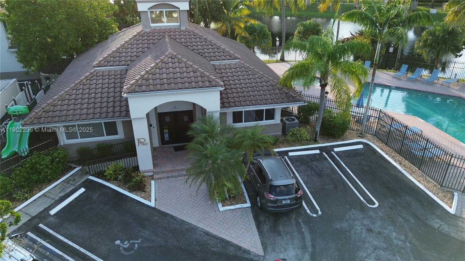 Small Image of 11281 REVEILLE RD, Cooper City Number 38