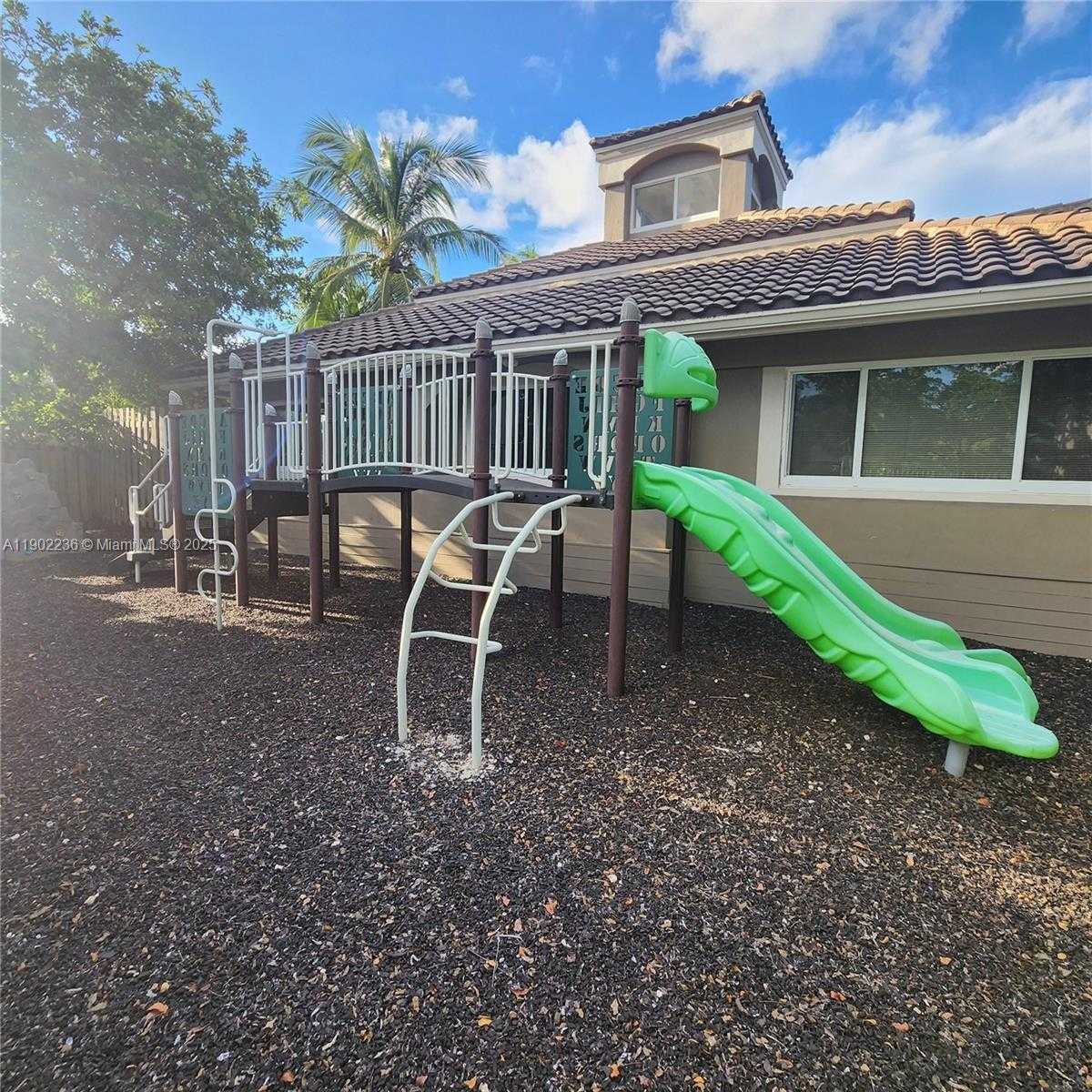 Small Image of 11281 REVEILLE RD, Cooper City Number 39