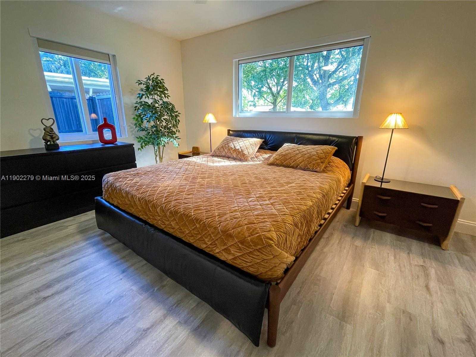 Small Image of 5733 MADISON ST, Hollywood Number 12