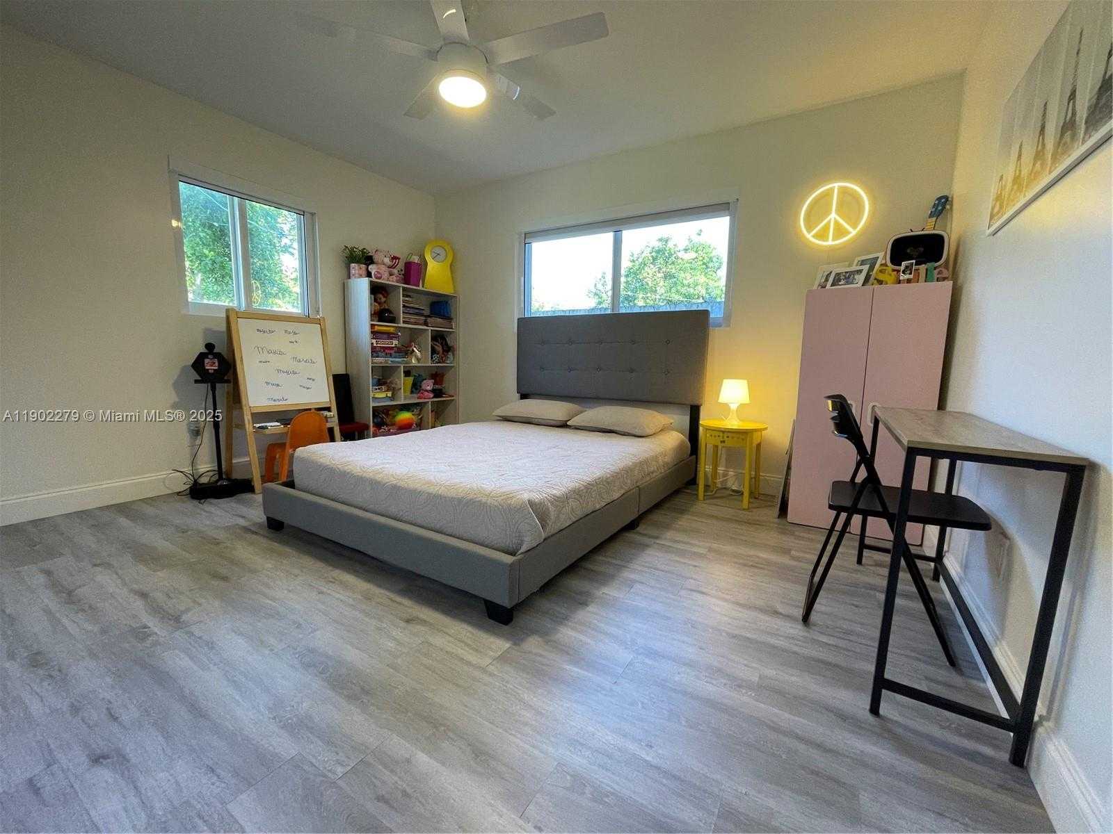 Small Image of 5733 MADISON ST, Hollywood Number 15