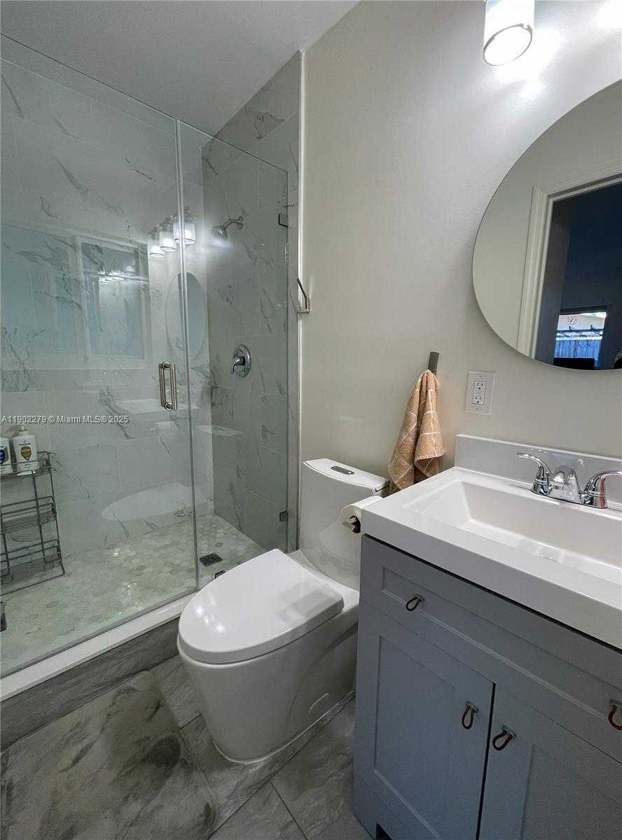 Small Image of 5733 MADISON ST, Hollywood Number 16