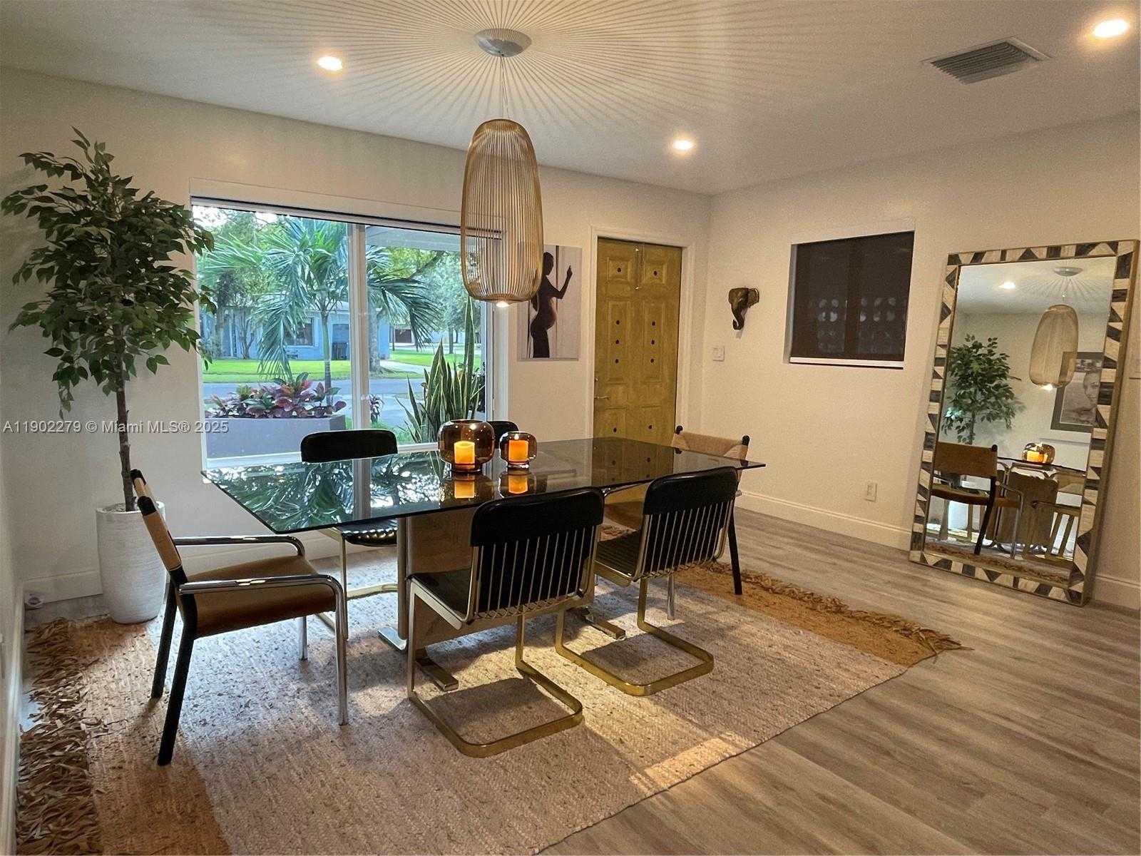 Small Image of 5733 MADISON ST, Hollywood Number 9