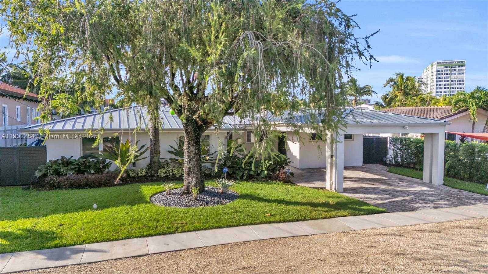 Small Image of 2108 NORTH EAST 124TH ST, North Miami Number 2