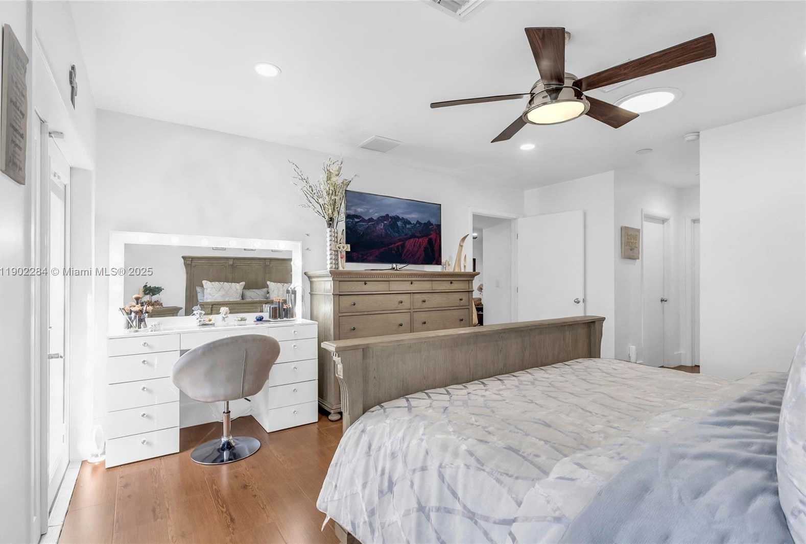 Small Image of 2108 NORTH EAST 124TH ST, North Miami Number 20