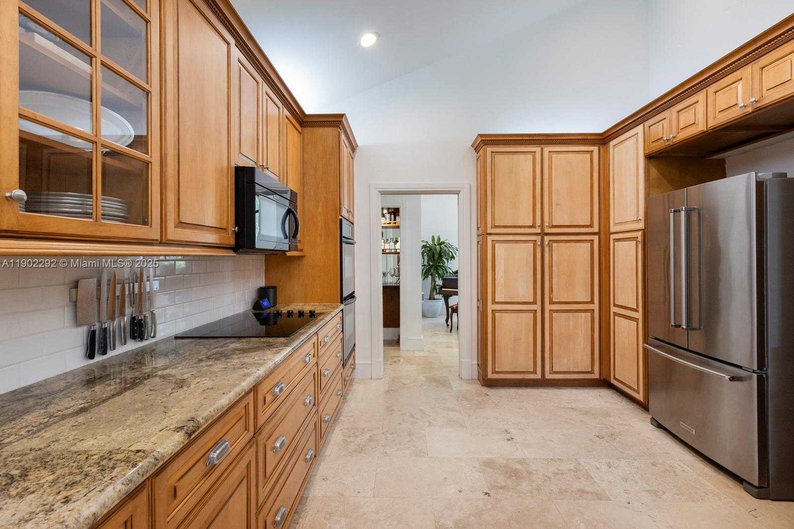 Small Image of 11003 SOUTH WEST 77TH CT CIR, Pinecrest Number 12