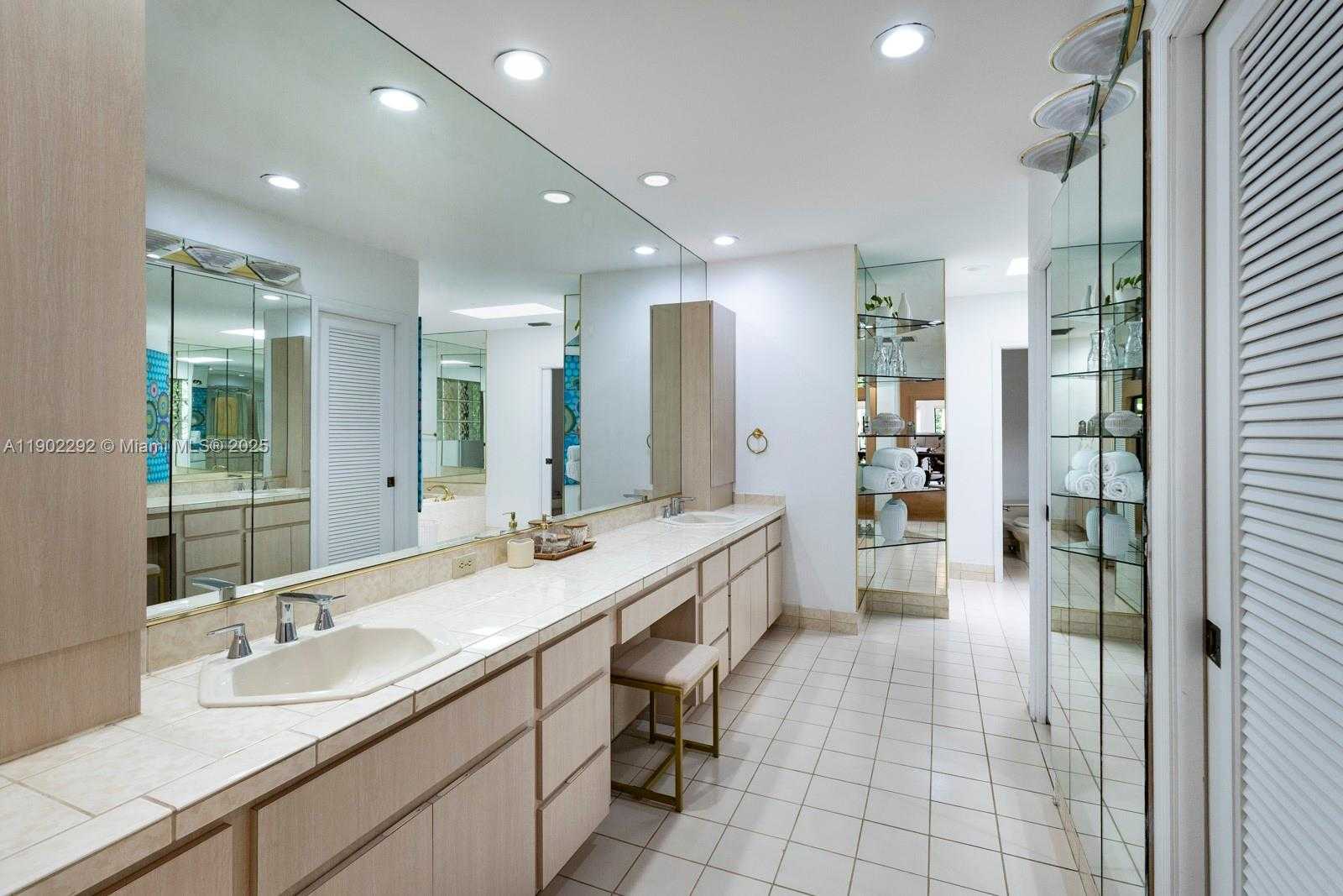 Small Image of 11003 SOUTH WEST 77TH CT CIR, Pinecrest Number 22