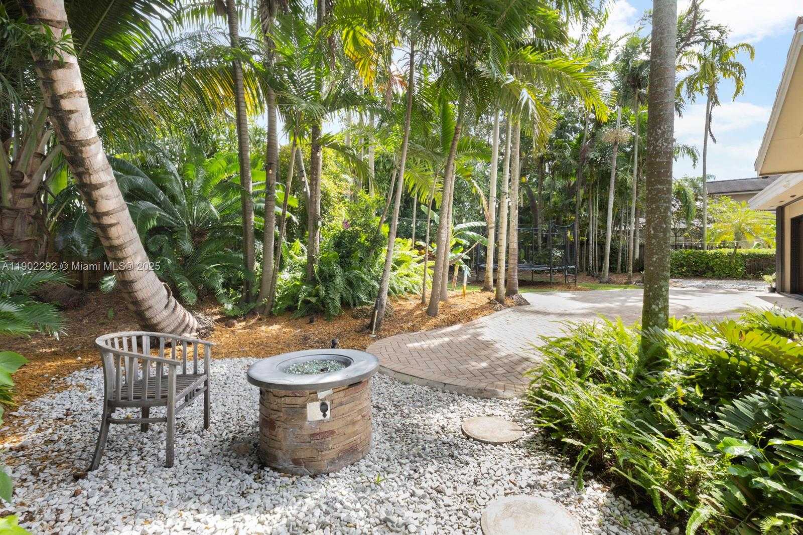 Small Image of 11003 SOUTH WEST 77TH CT CIR, Pinecrest Number 31