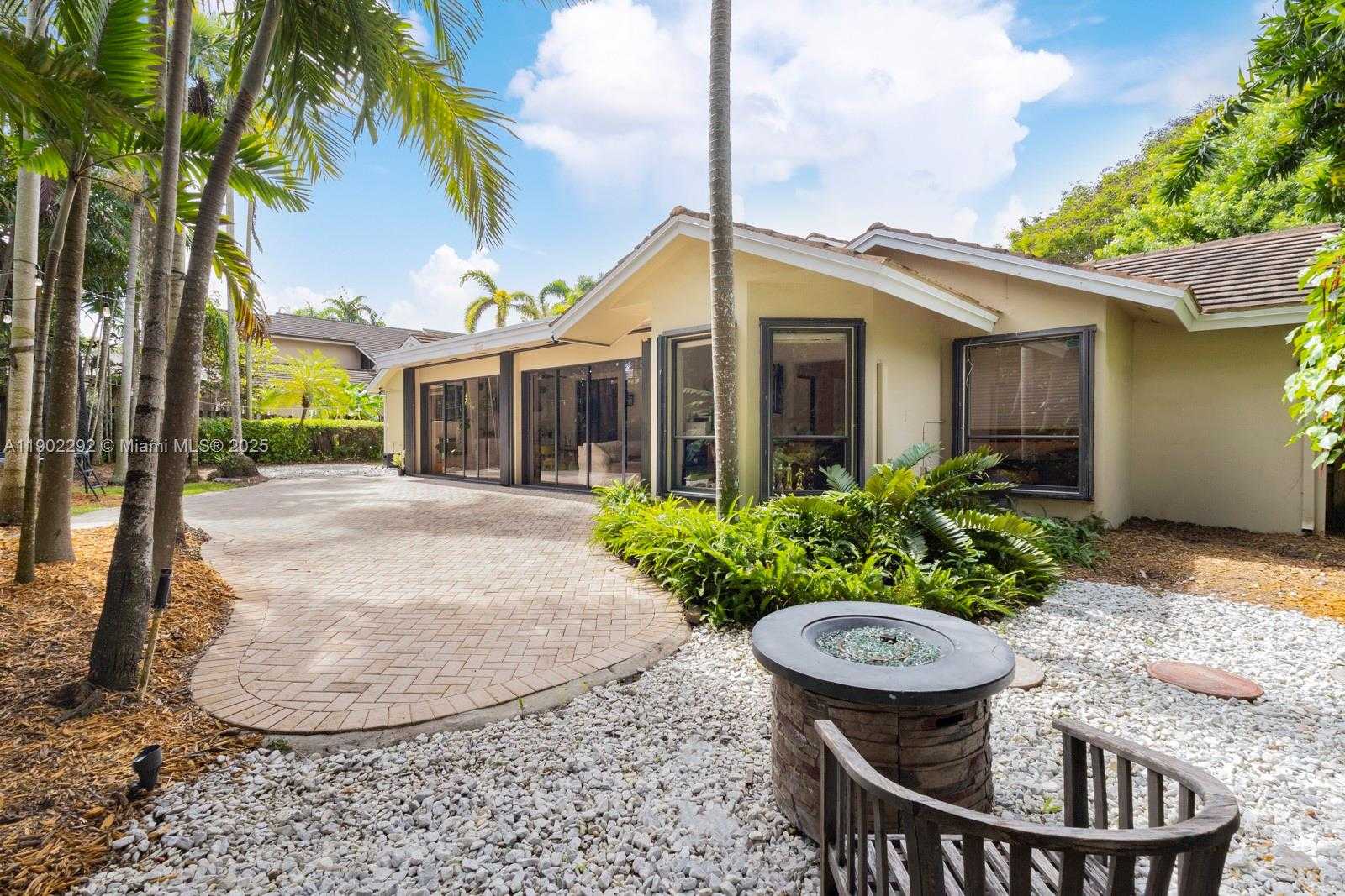 Small Image of 11003 SOUTH WEST 77TH CT CIR, Pinecrest Number 32