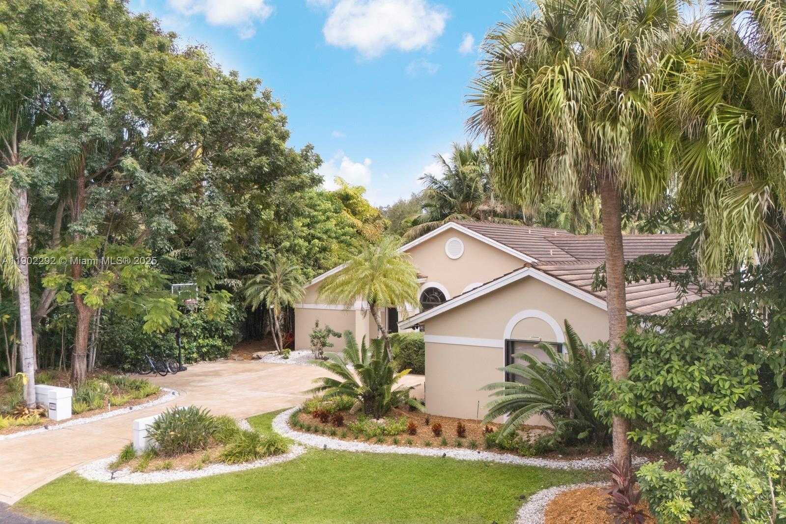 Small Image of 11003 SOUTH WEST 77TH CT CIR, Pinecrest Number 34
