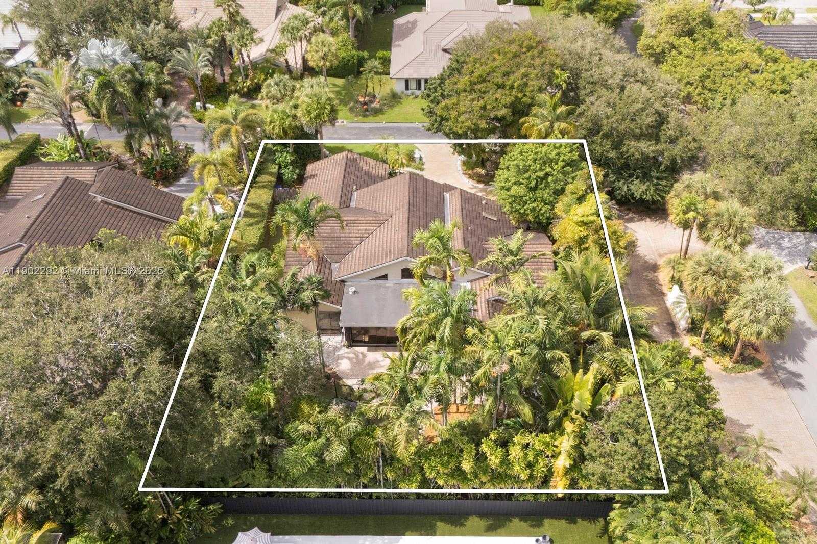 Small Image of 11003 SOUTH WEST 77TH CT CIR, Pinecrest Number 36