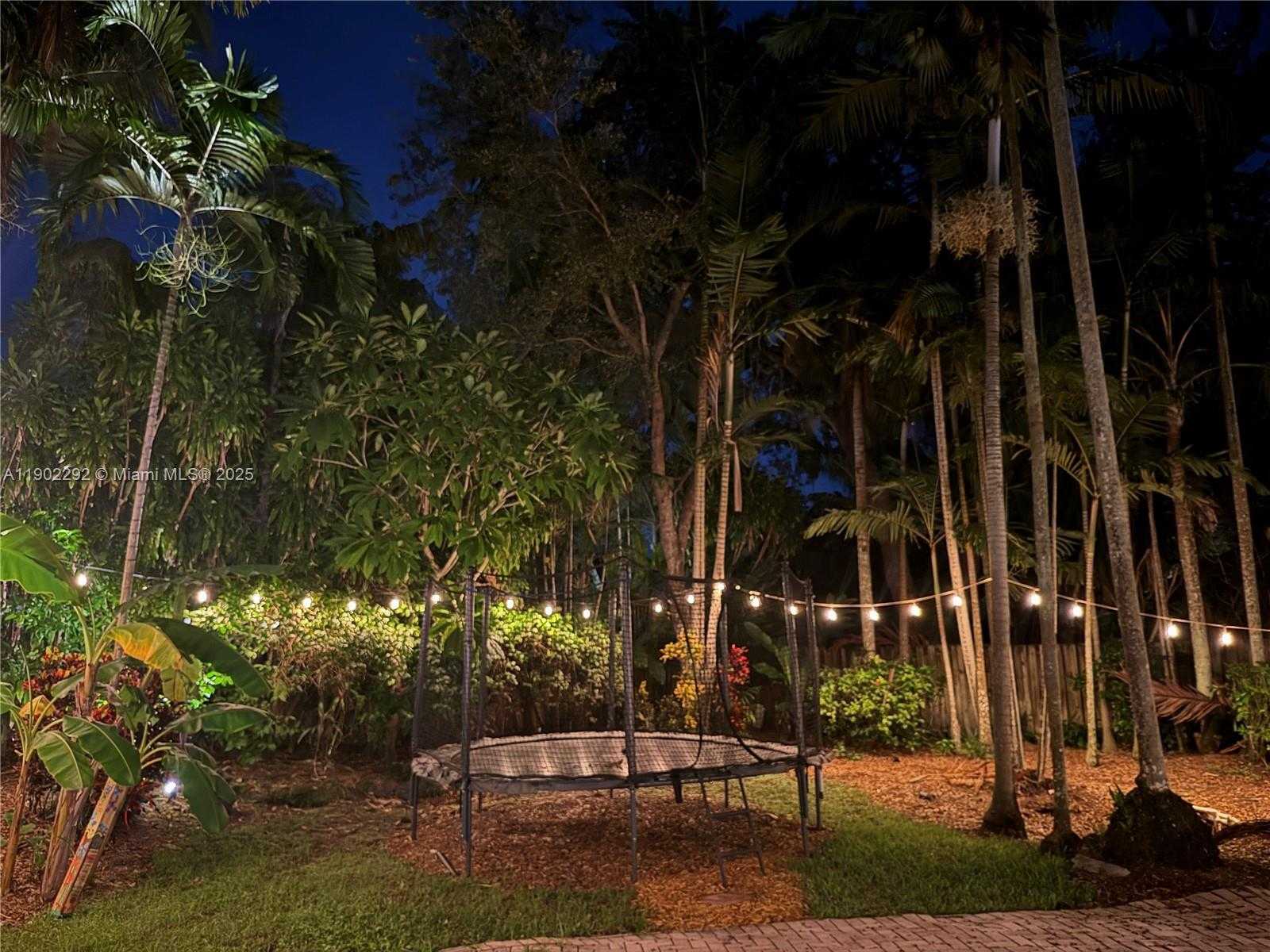 Small Image of 11003 SOUTH WEST 77TH CT CIR, Pinecrest Number 41