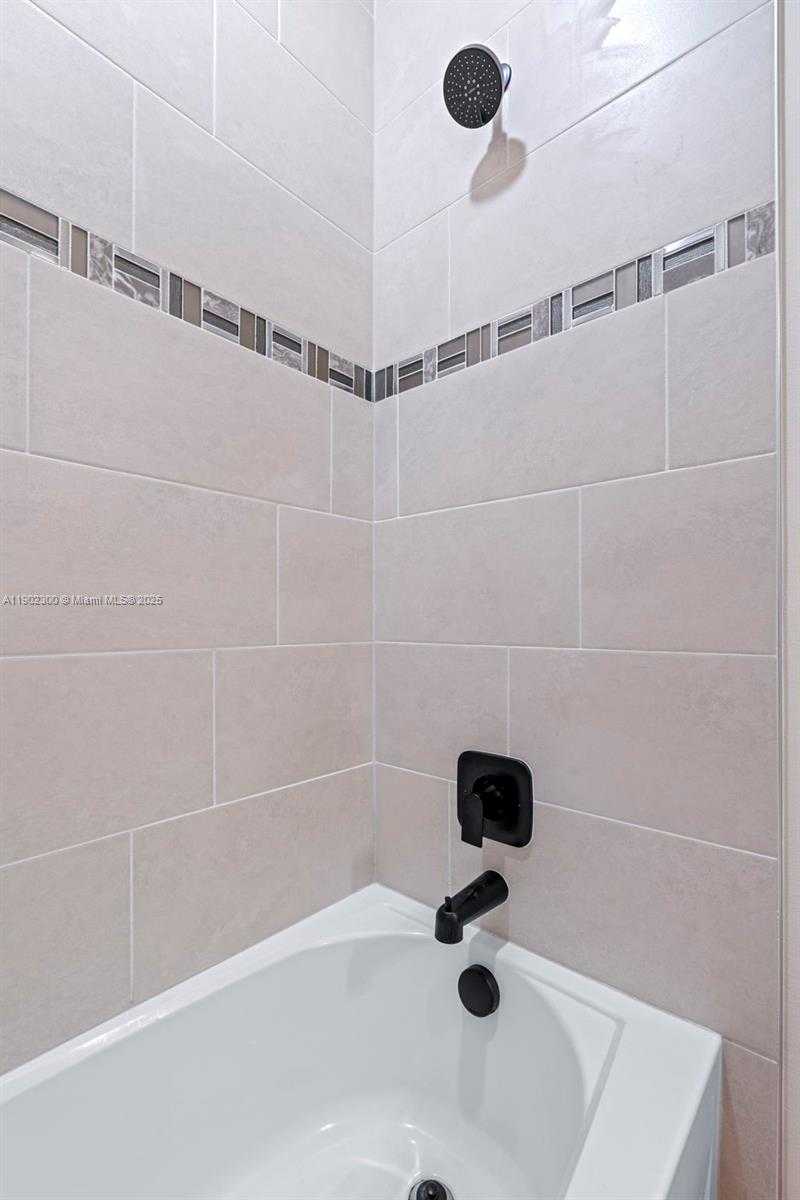 Small Image of 2434 PRIMROSE PL, Oakland Park Number 28