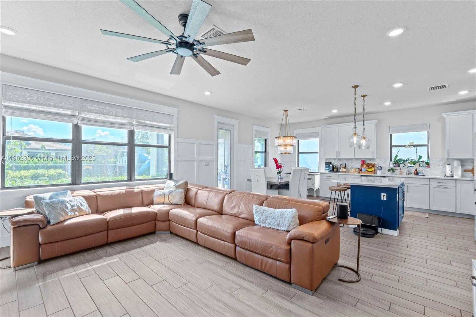 Small Image of 2434 PRIMROSE PL, Oakland Park Number 5