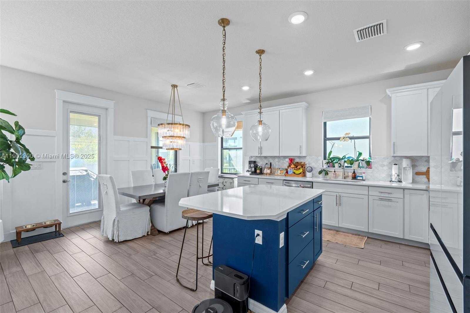 Small Image of 2434 PRIMROSE PL, Oakland Park Number 7