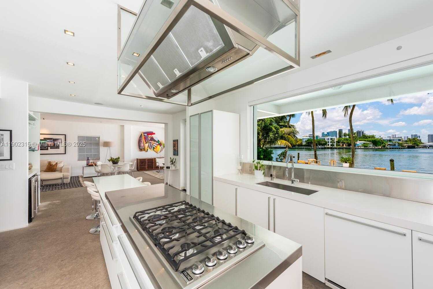 Small Image of 302 WEST SAN MARINO DR, Miami Beach Number 11