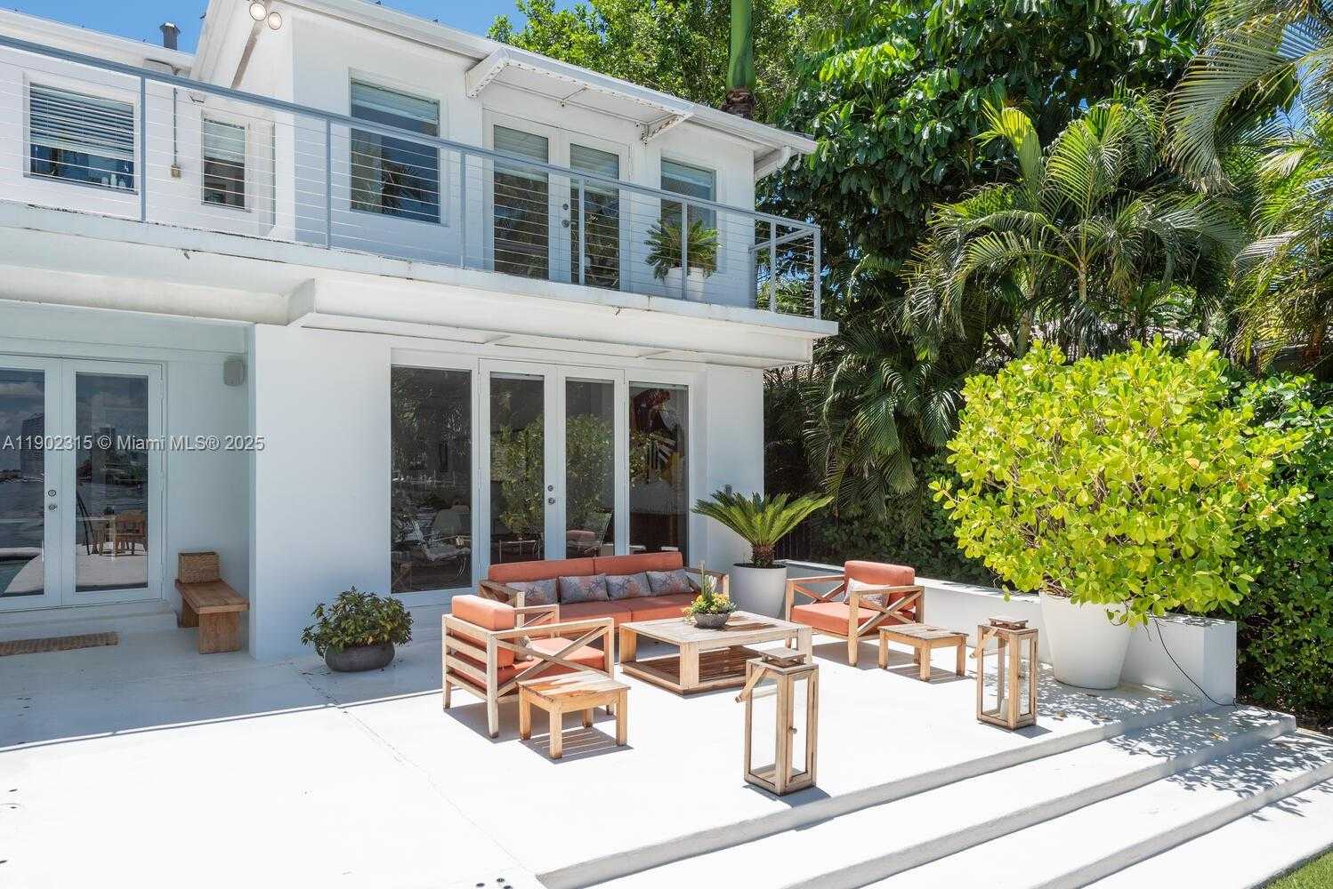 Small Image of 302 WEST SAN MARINO DR, Miami Beach Number 14